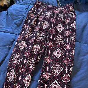 Divided Black and Red Patterned Cropped Pants
